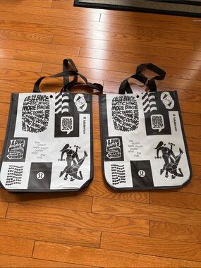 2 lululemon athletica Black & White Graphic Reusable shopping bags